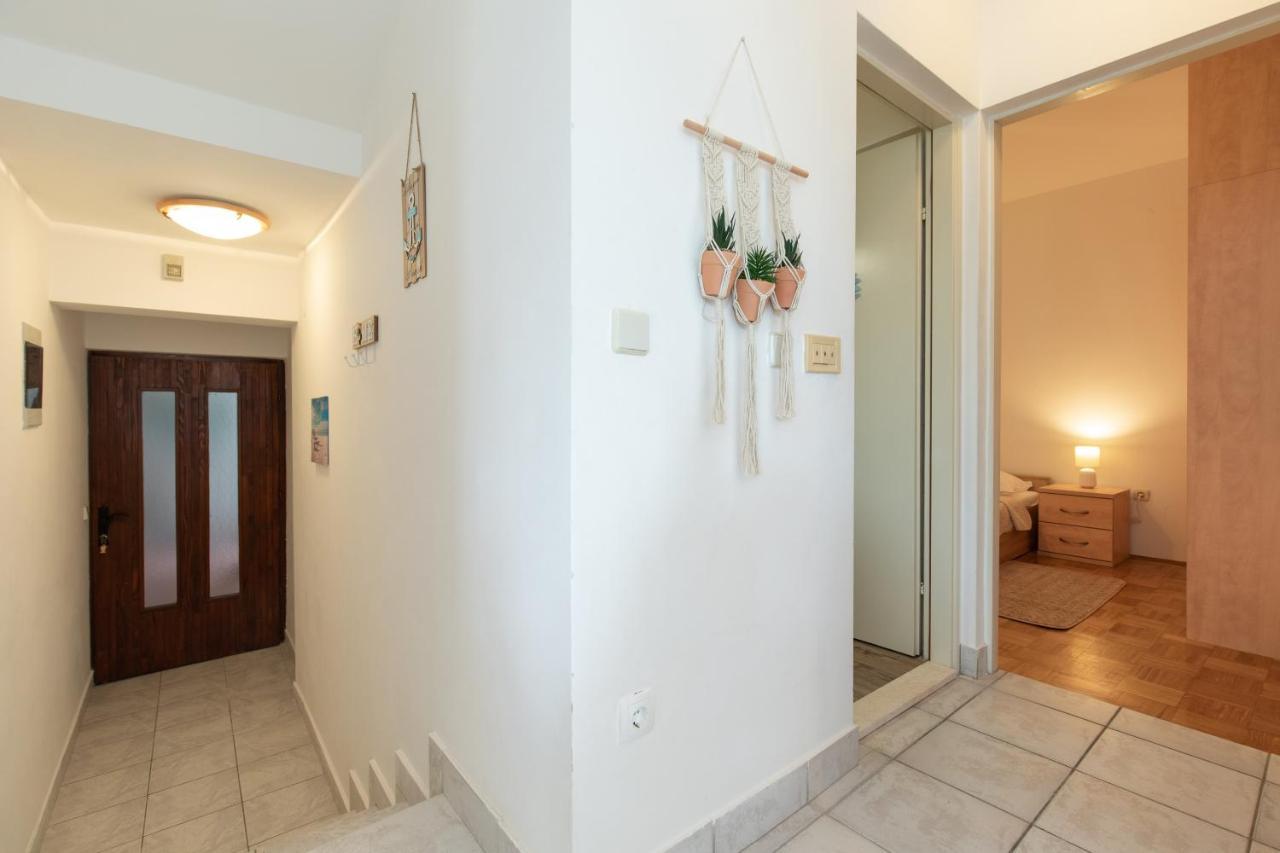 Apartment Laura Punat Exterior foto